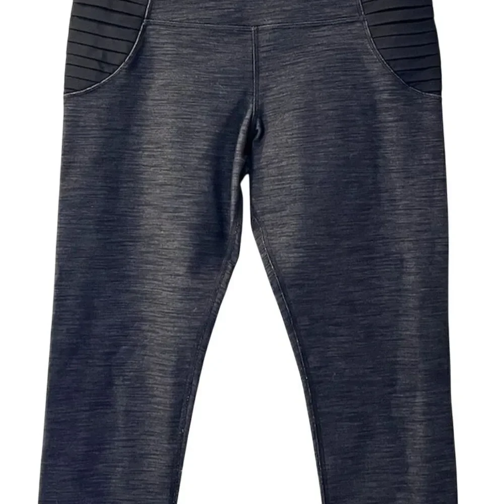 Lululemon Women's Aphrodite Crop Pants Black 8 Casual Cropped Gym Athleisure